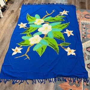 💙 Bright & Colorful Tropical Blue Floral Fringed Sarong Paréo
